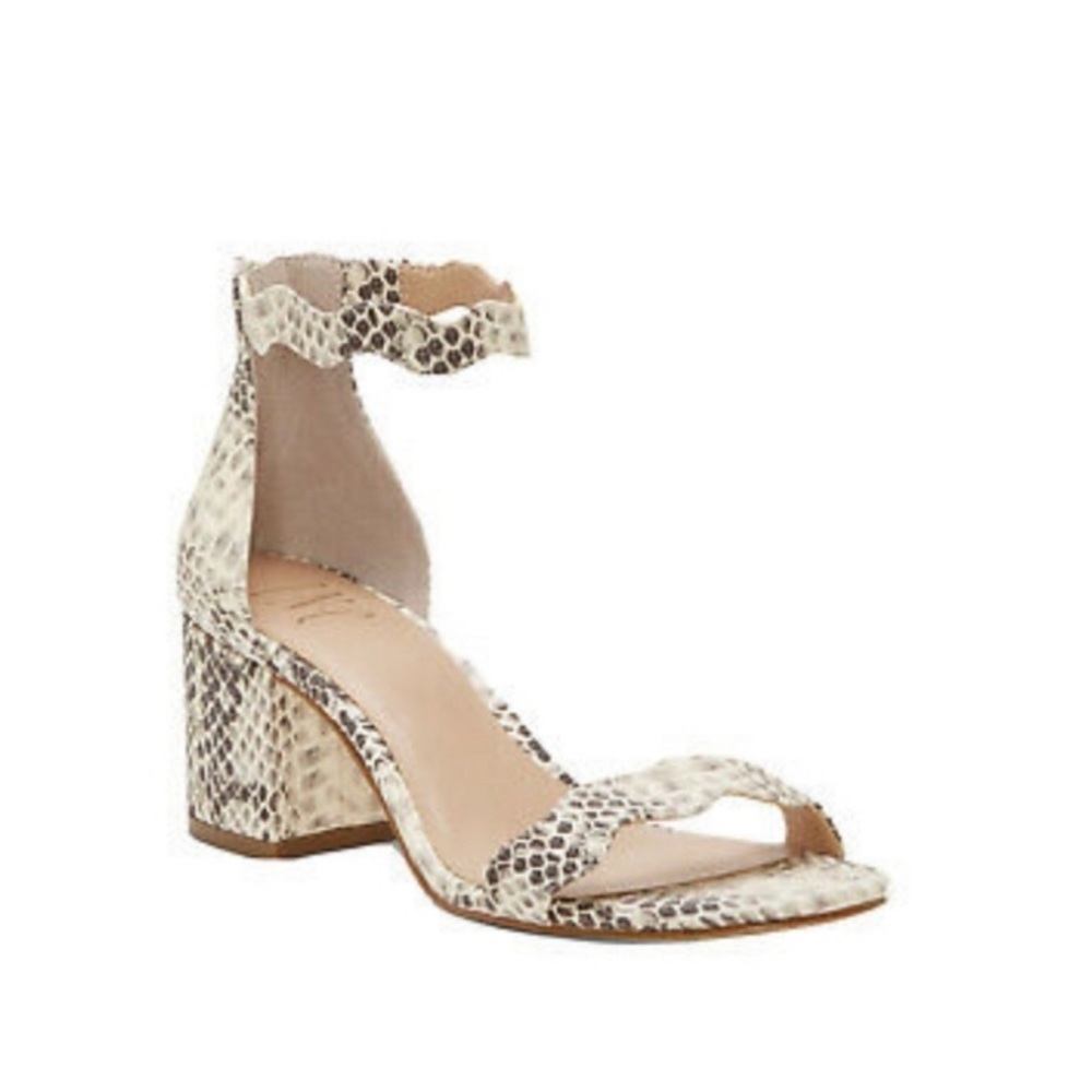 ✨NEW IN BOX INC HADWINP SNAKE HEELS SIZE 10✨